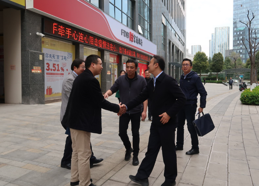 昆明市西山区区长朱滔一行领导到沐甜科技云南鲲鹏公司走访调研