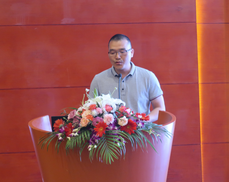 云南甘科所、广西甘科所、广州甘科所、德宏州甘科所分别对培育、选种、病虫灾害防控进行了分享